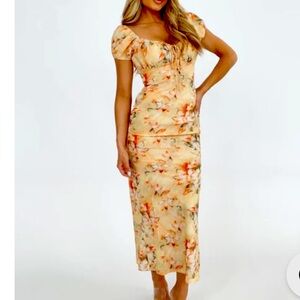 NWT midi floral dress. Size M